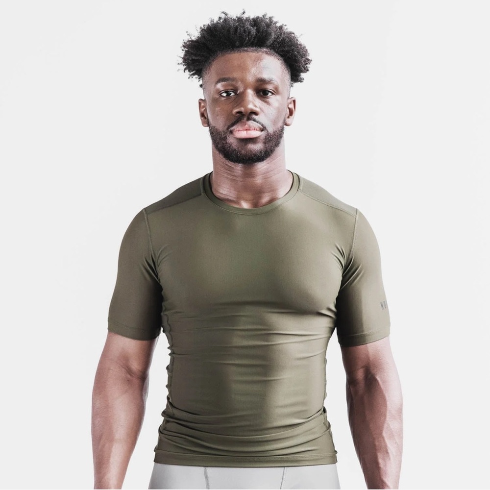 Nobull Men's Lightweight Compression Short Sleeve - XL - army green